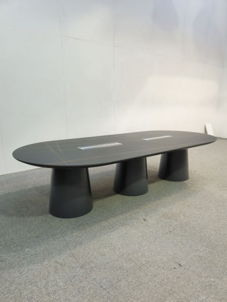 桥墩脚岩板会议台