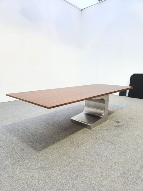 C型不锈钢脚会议台