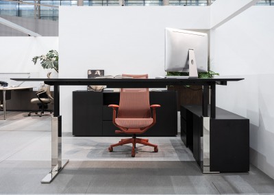 塞纳+ 升降班台